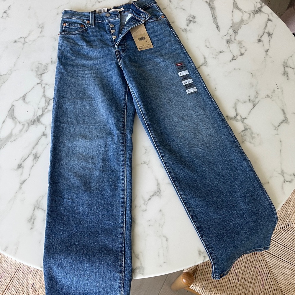 LEVIS RIBCAGE STRAIGHT ANKLE HIGH RISE
